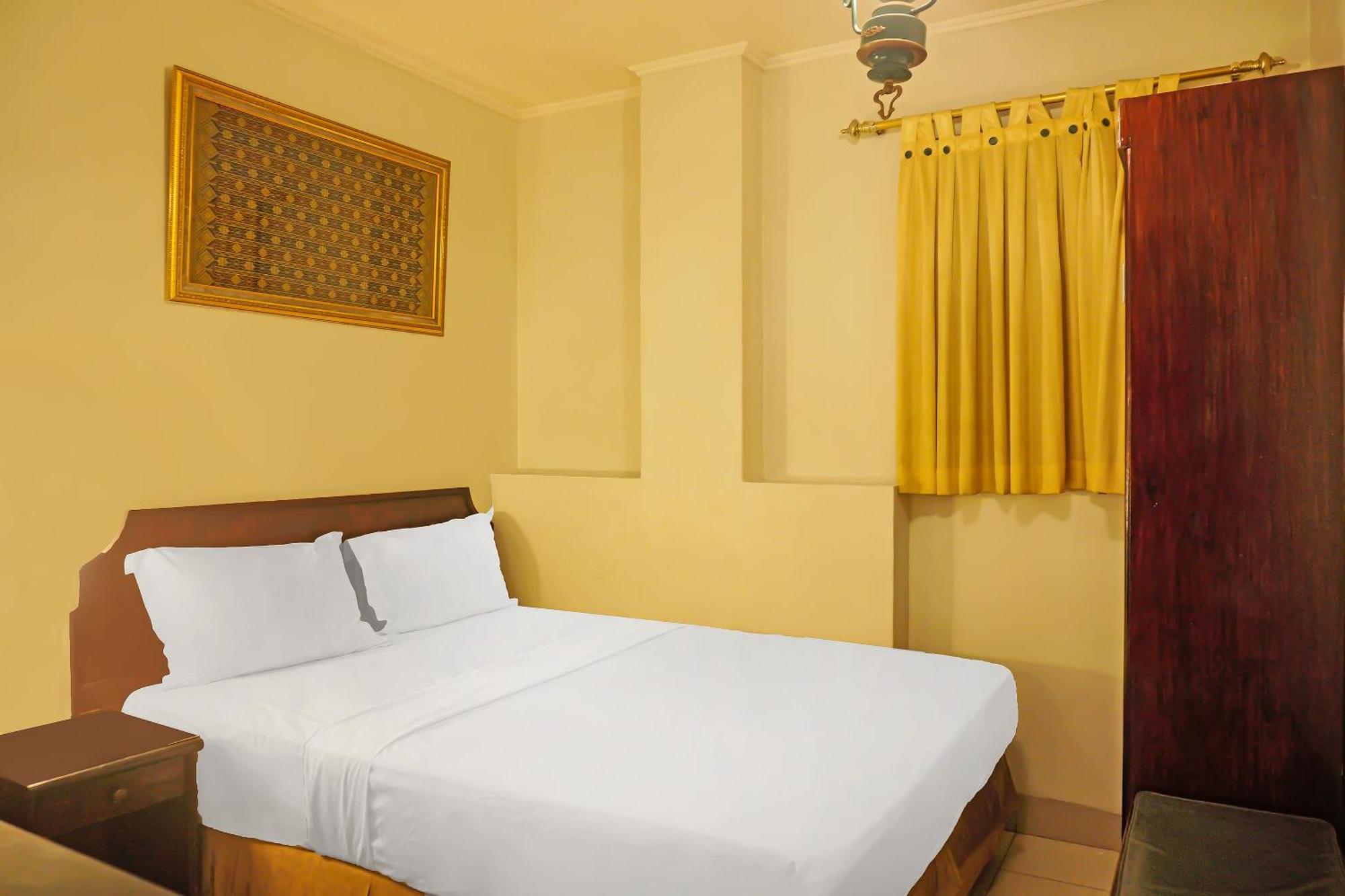 Super Oyo Collection O 92690 Hotel Limas Palembang Exterior photo