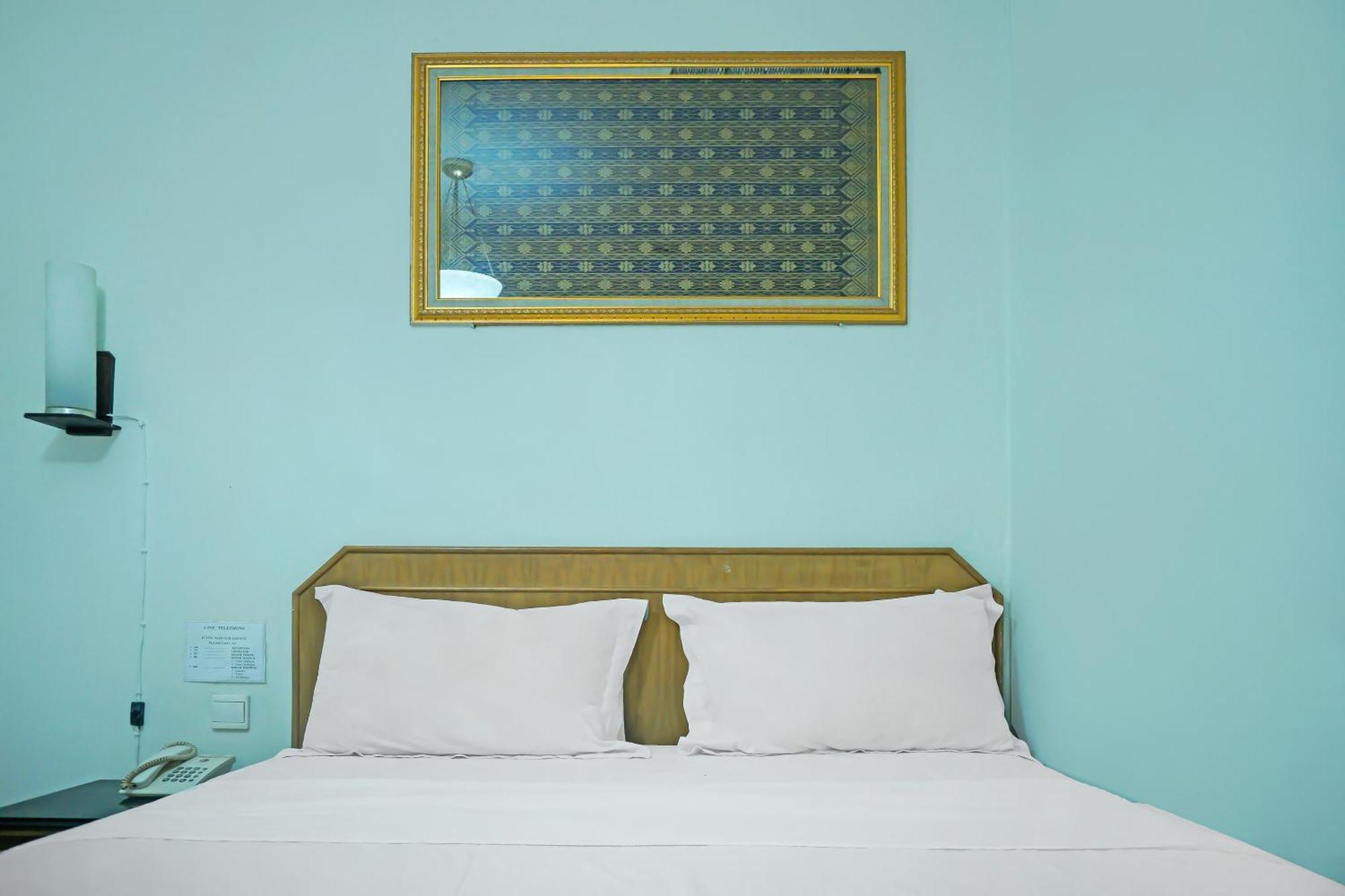 Super Oyo Collection O 92690 Hotel Limas Palembang Exterior photo