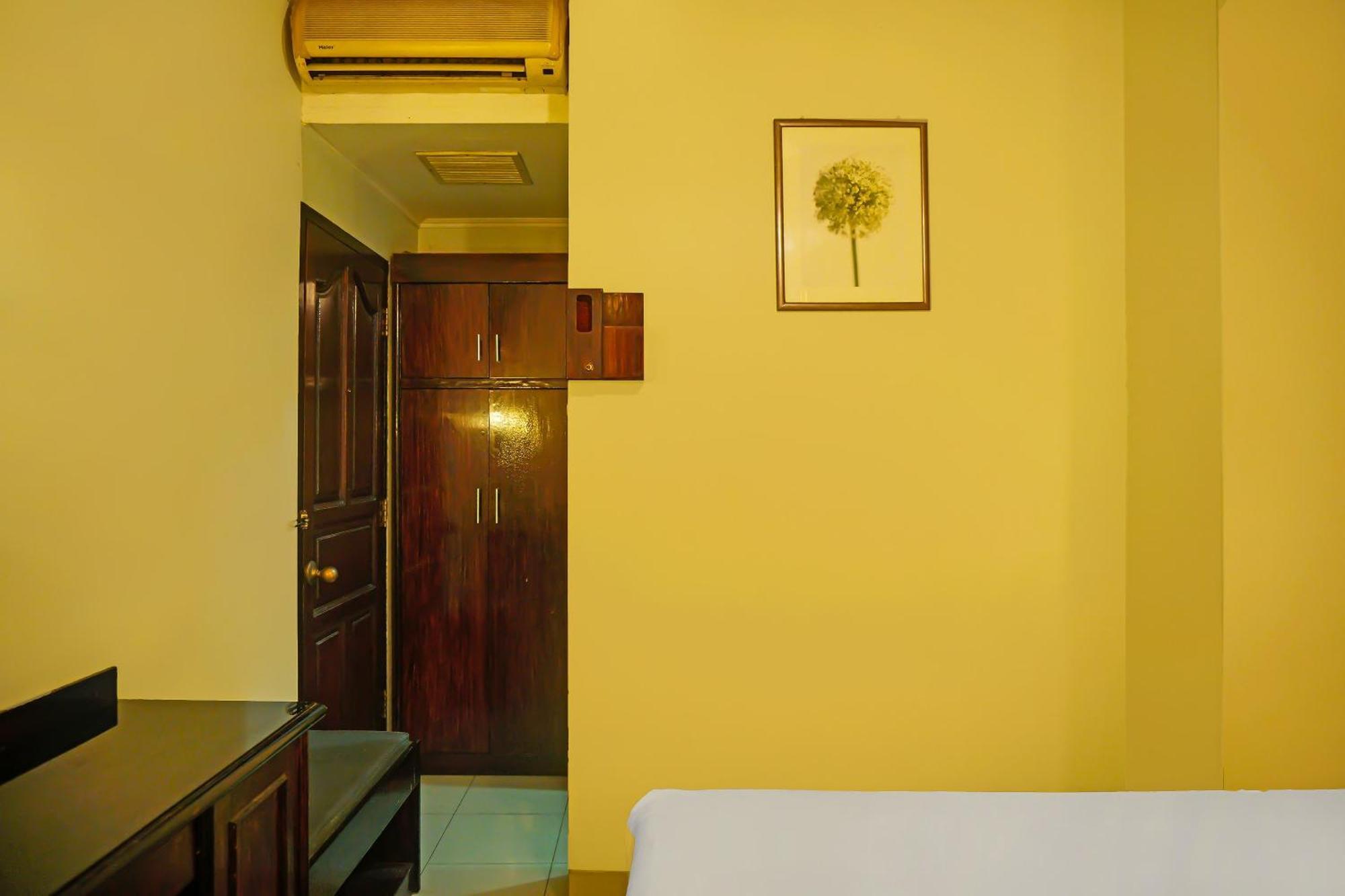 Super Oyo Collection O 92690 Hotel Limas Palembang Exterior photo